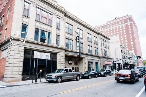 2nd floor front corner unit - 79 Washington St