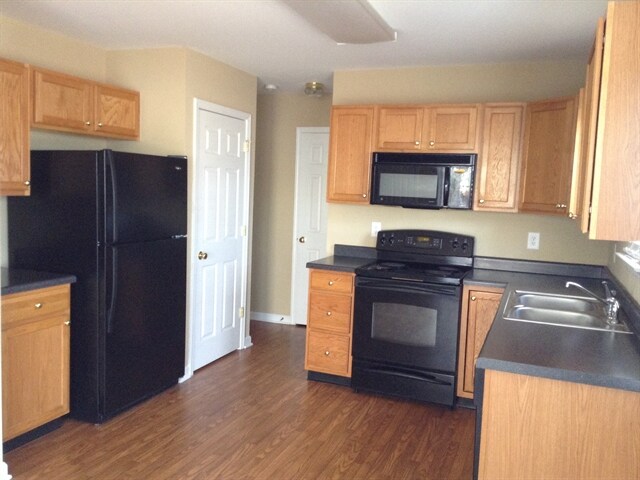 Building Photo - 4500 Wolf Run Dr