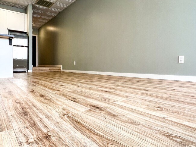 Building Photo - Discover Skyway Connected: Luxury Living in Downtown Minneapolis for $1,199/month!