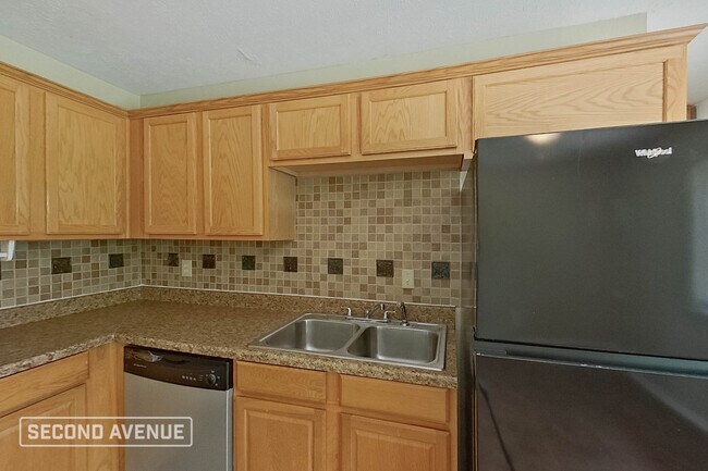 Building Photo - 2641 Bluebird Ln