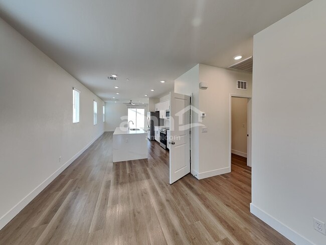 Building Photo - 510 Silverbell Fls Pl