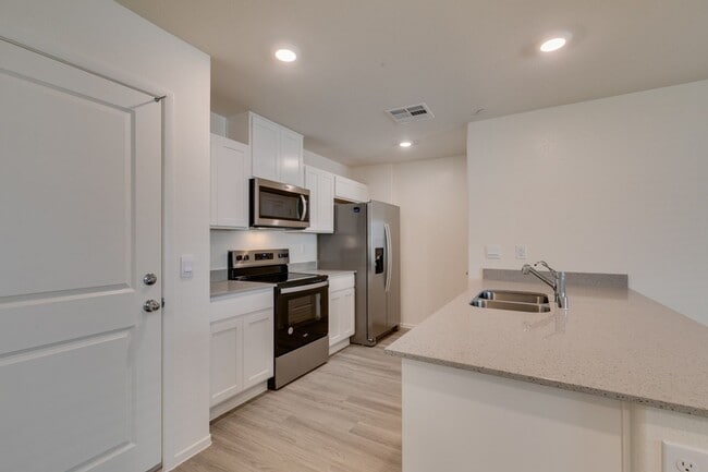 Building Photo - 7379 Craig Cv Ct