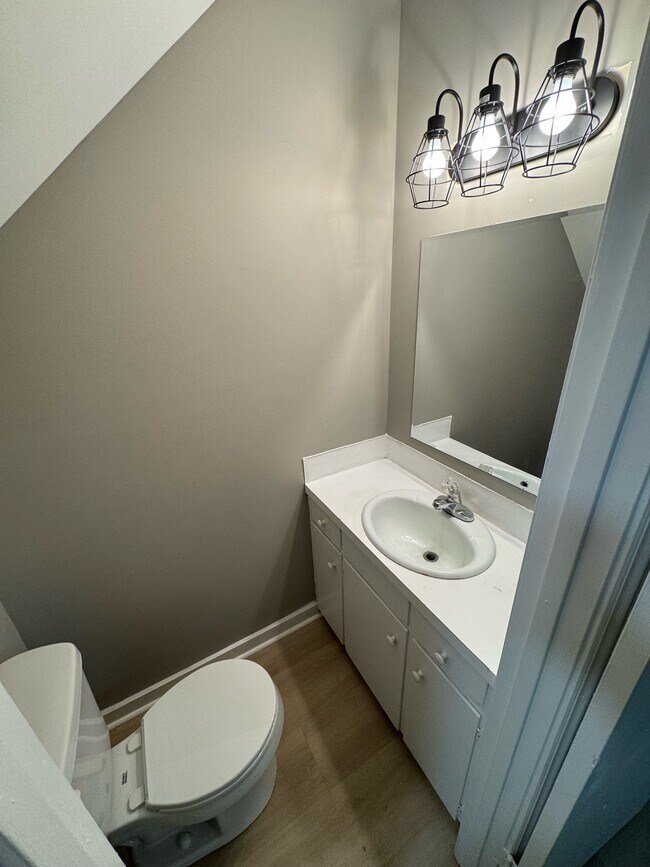 Foto del edificio - 123 Aqua Ct