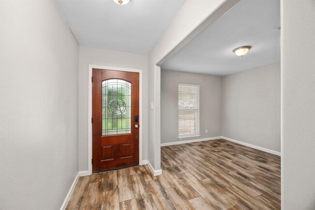 Building Photo - 24402 Pine Canyon Dr