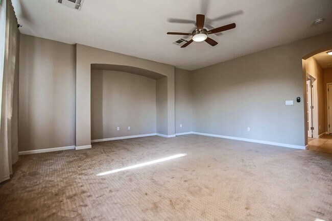 Building Photo - IMMACULATE 5 BEDROOM HOME!