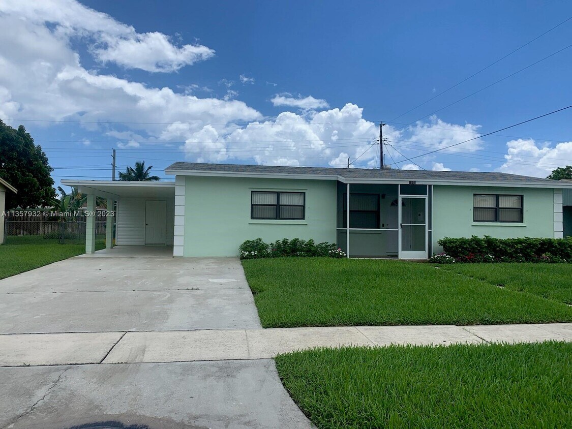 Primary Photo - 1830 Avenue G