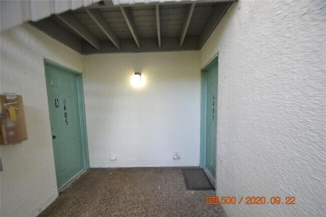 Building Photo - 877 114th Ave N