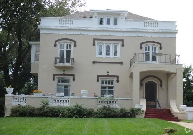 Building Photo - 3709 Jones St