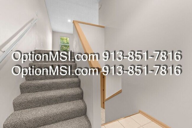 Foto del edificio - Well Maintained Half Duplex