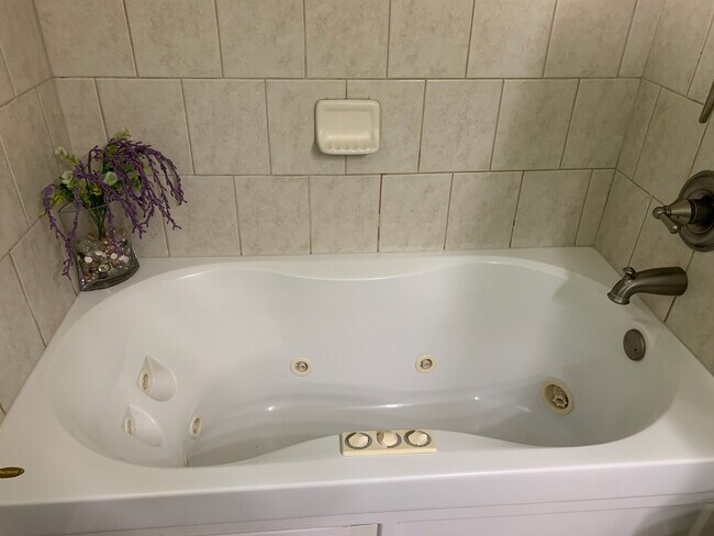 Foto del edificio - 6545 Ware Rd