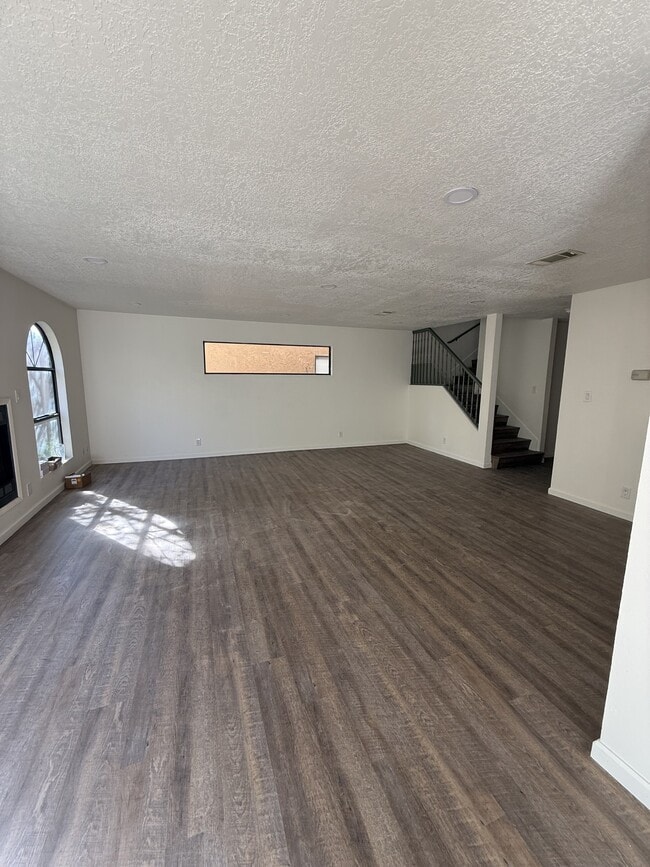 Building Photo - 5408 Jasons Way NE