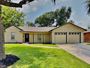 Building Photo - 701 Inwood Dr