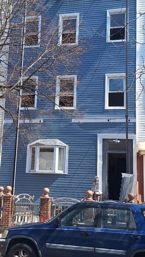 Foto principal - 189 Sheridan Ave