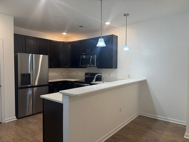 Foto del edificio - Newly Built 2BR Condo "ASK ABOUT OUR ZERO DEPOSIT"