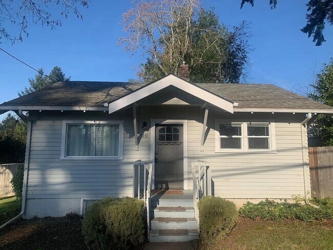$2,750 - Two Bedrooms, Two Bathrooms, With Bonus Room And Large Yard, Ready For Lease! - $2,750 - Two Bedrooms, Two Bathrooms, With Bonus Room And Large Yard, Ready For Lease! House