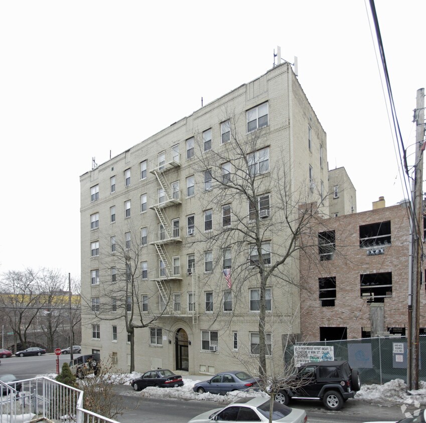 Foto del edificio - 530 E 236th