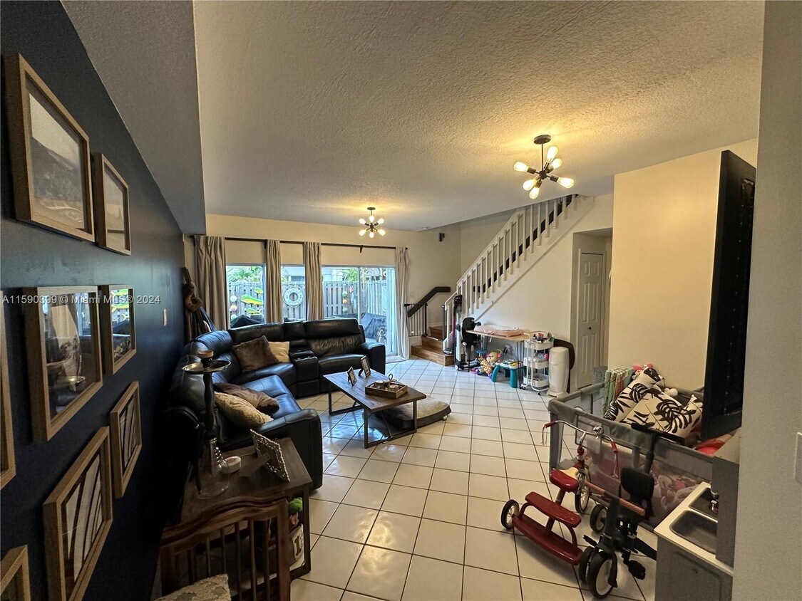 10245 SW 154th Cir Ct, Miami, FL 33196 Townhome Rentals in Miami FL