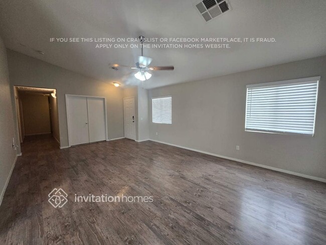 Building Photo - 5912 Trumbull St