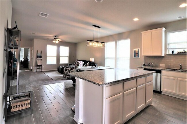Building Photo - 5413 Vanner Path