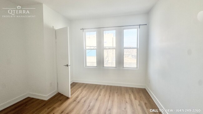 Building Photo - 1052 Barton St E