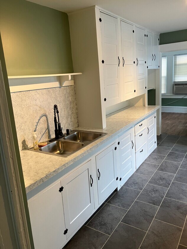 1302 Hillside Ave Unit Apt 1, Honesdale, PA 18431 Apartments 1302