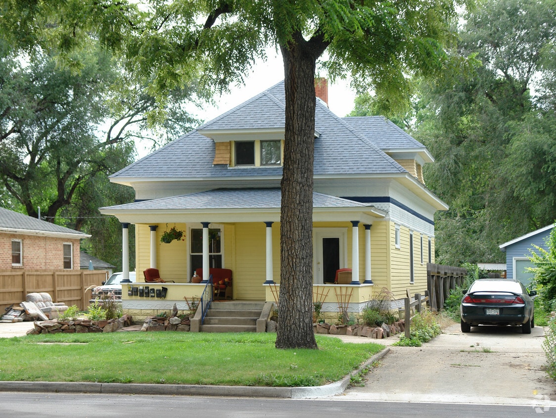 Building Photo - 715 Emery St