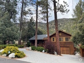 Building Photo - 15909 Edgewood Way