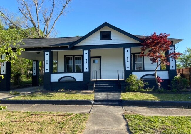 Building Photo - 1020 18th St