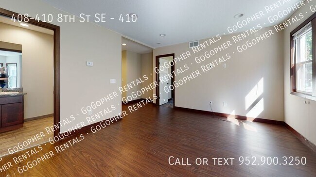 Building Photo - 410 8th ST SE