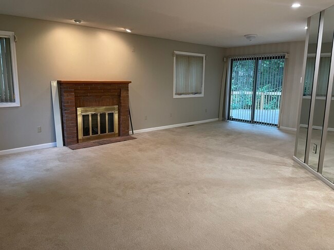 Building Photo - 58 The Laurels