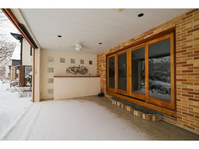 Building Photo - 3243 E Bde Maka Ska Pkwy