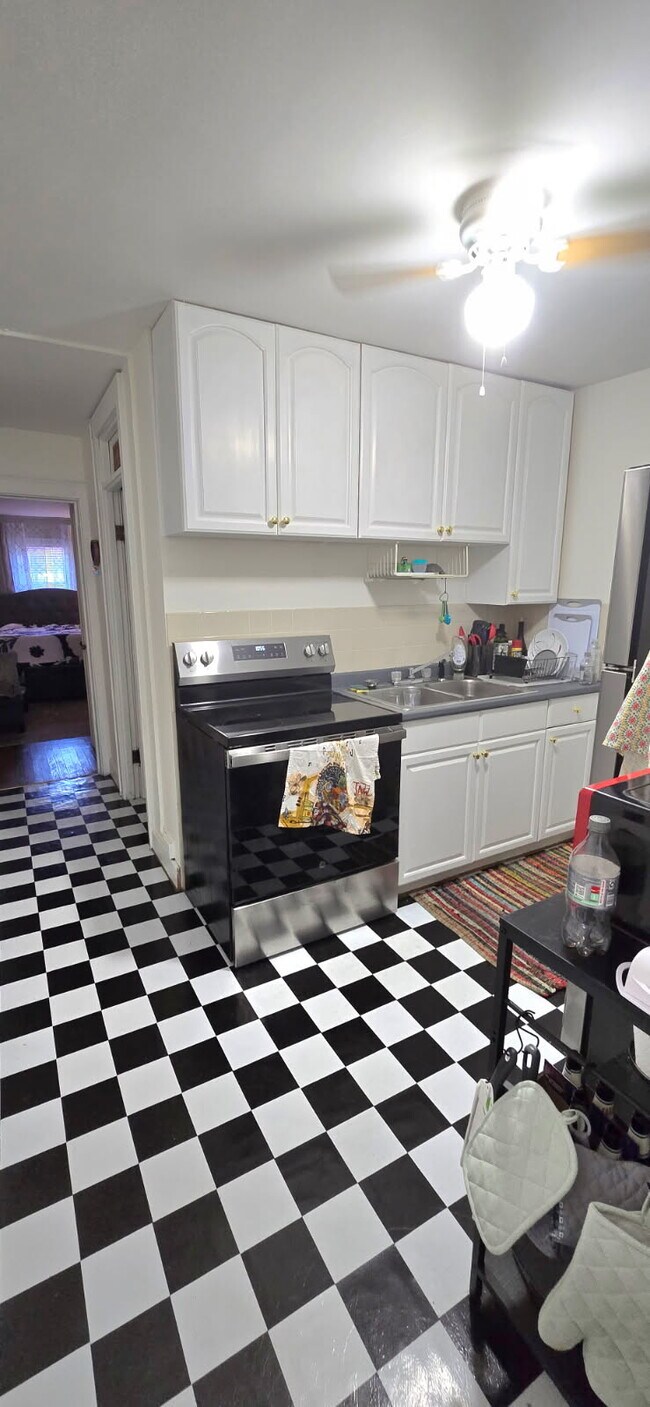 Foto del edificio - 573 Main St