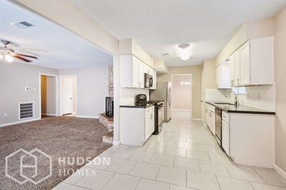 Foto del edificio - NOW AVAILABLE! 8614 Venus Street, Houston,...