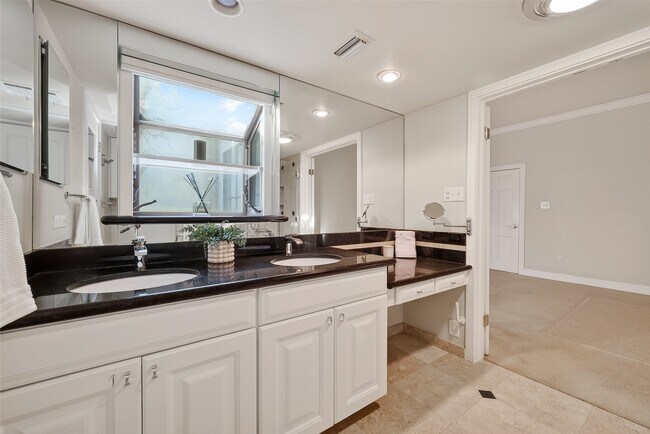 Foto del edificio - 5338 Brownway St