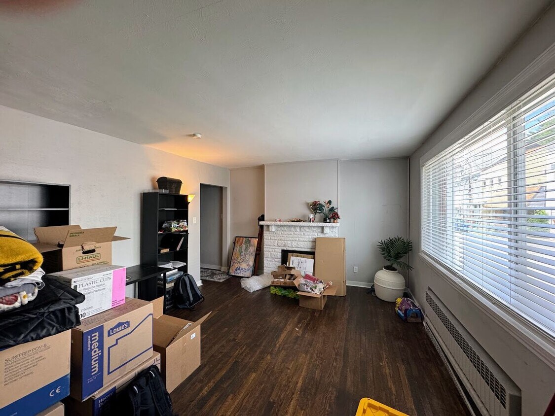 Foto principal - 4734 Lorigan St