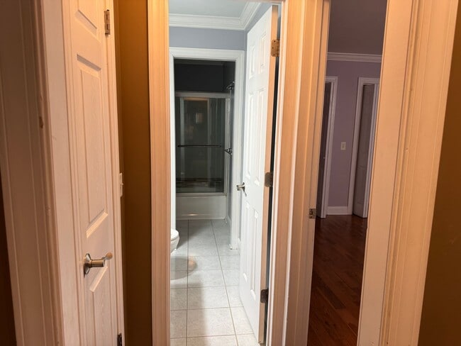 Building Photo - Classic Three Bedroom Home in Hilton Head ...
