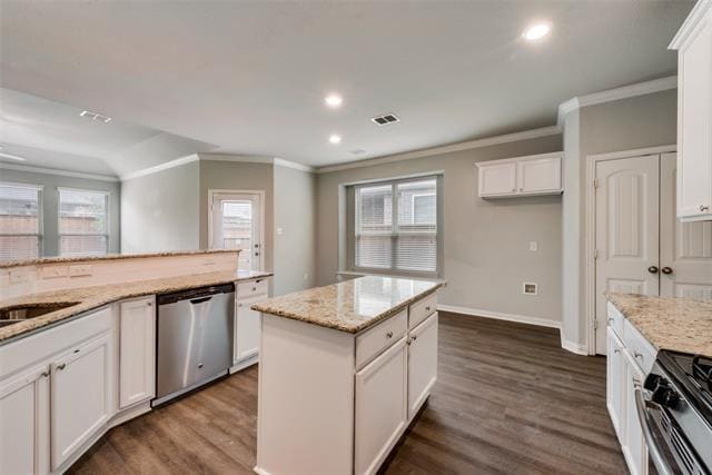 Building Photo - 16704 Lincoln Park Ln