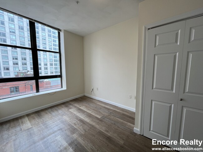 Building Photo - 81 Essex St