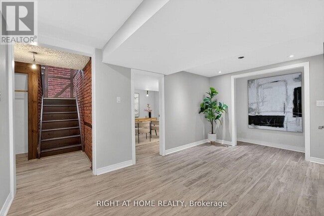 Building Photo - 30 Ptarmigan Crescent