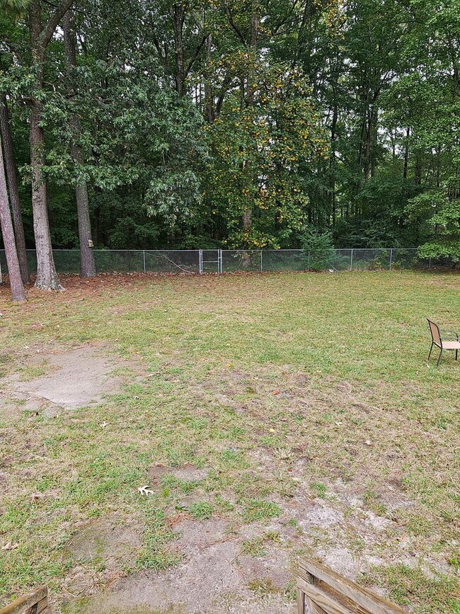 Building Photo - 803 Haskins Dr