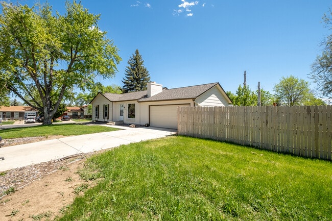 Photo - 1599 Cedar St House