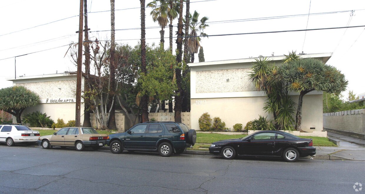 Primary Photo - 12817-12819 Barbara Ann St