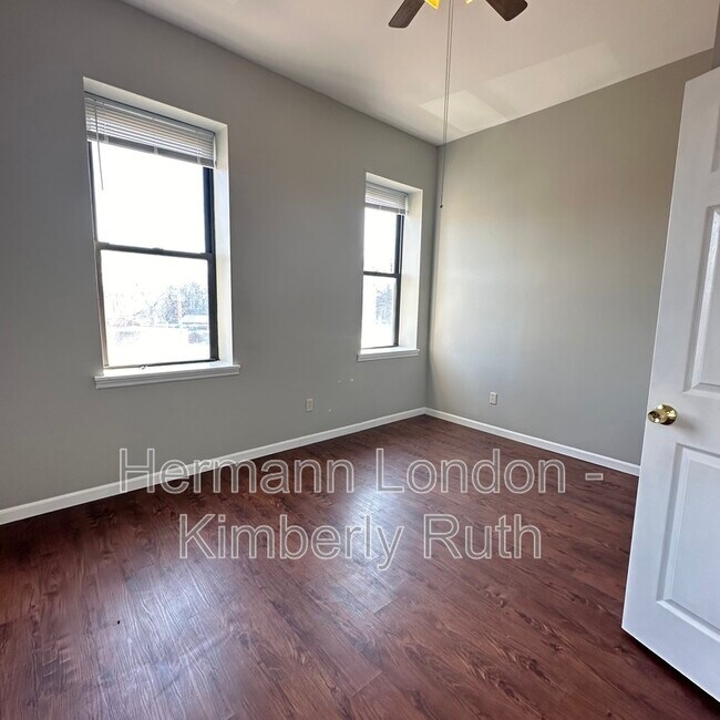 Building Photo - 2761 Gravois Ave