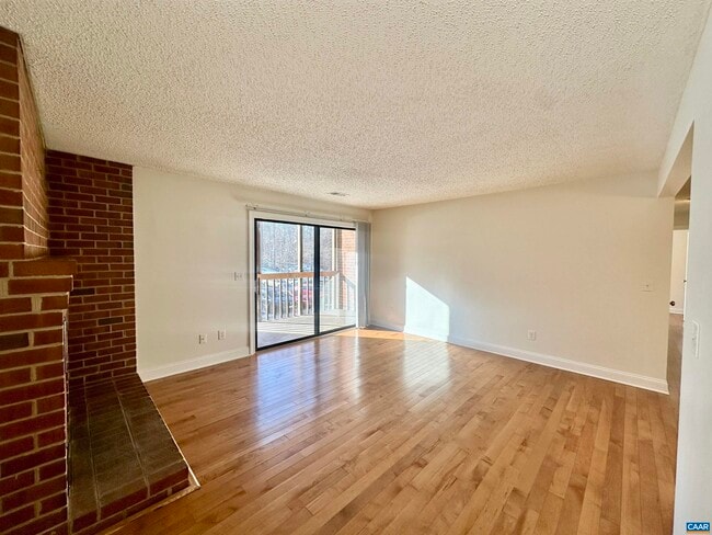 Building Photo - 114 Turtle Creek Rd