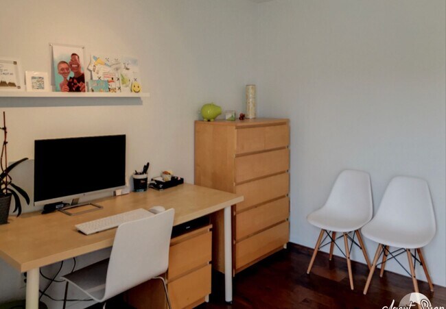 Foto del edificio - Rare 3 bed 2 bath Townhome available now.