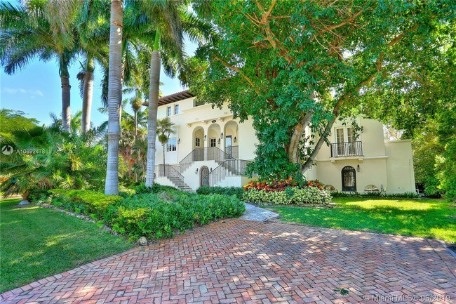 Building Photo - 3100 Munroe Dr