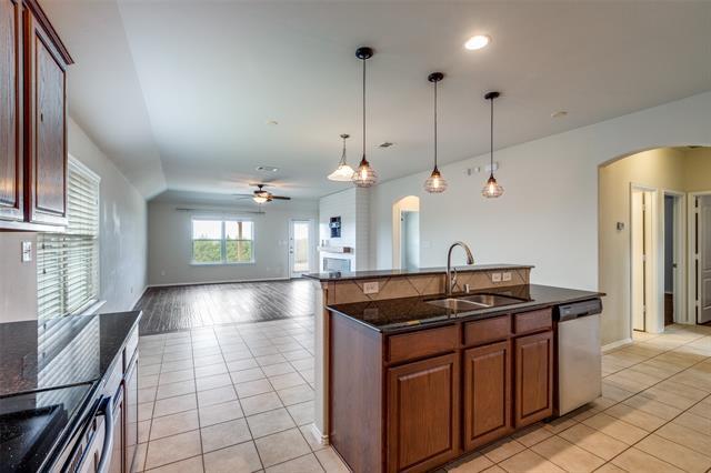 Building Photo - 2784 Cresent Lake Dr