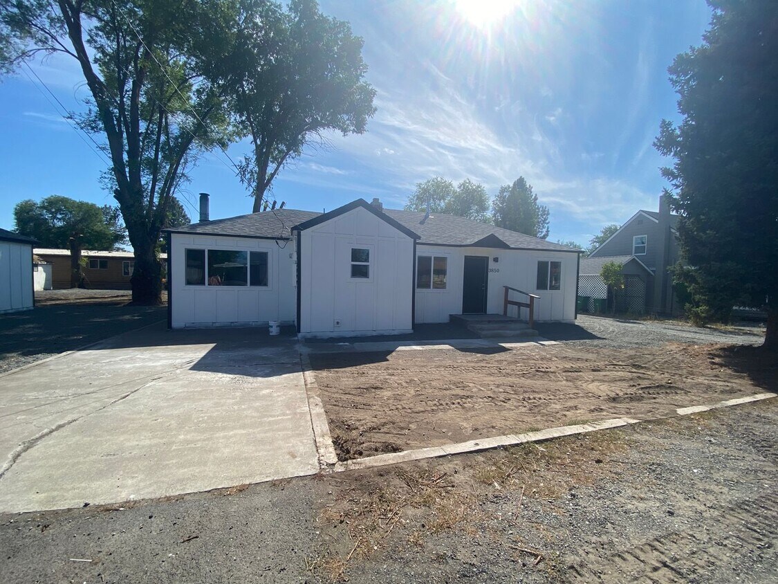 Primary Photo - 3 Bedroom 1 Bath House