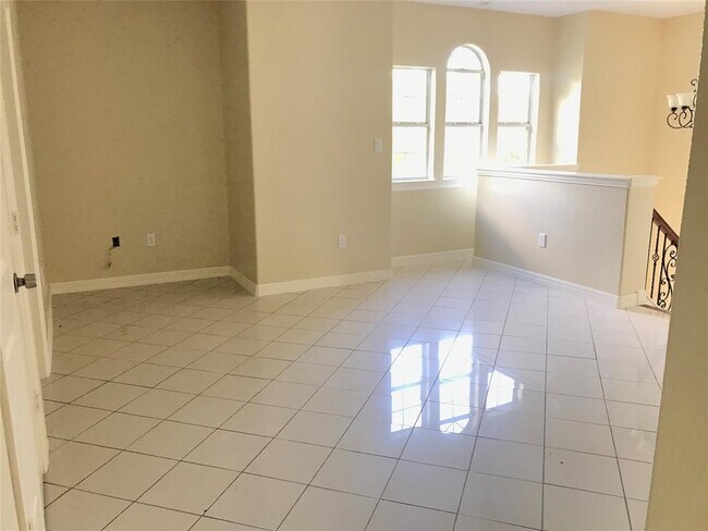 Building Photo - 4925 Talina Way