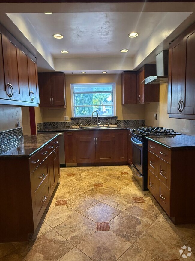 Building Photo - 5896 Macadam Ct